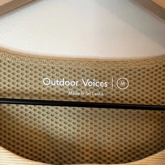 Outdoor Voices Criss Cross Crop Top - Picture 4 of 7